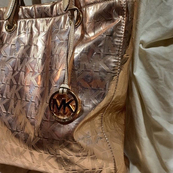 Michael kors tote - Picture 4 of 9